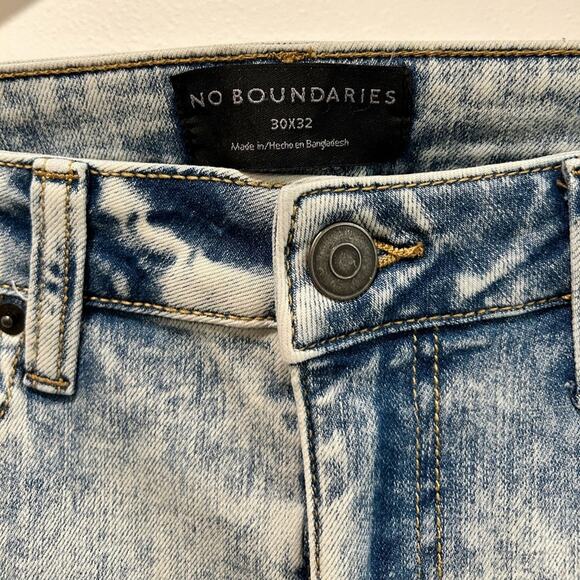 NWOT NO BOUNDARIES Men’s Denim Blue Jeans (30X32) - Picture 3 of 3